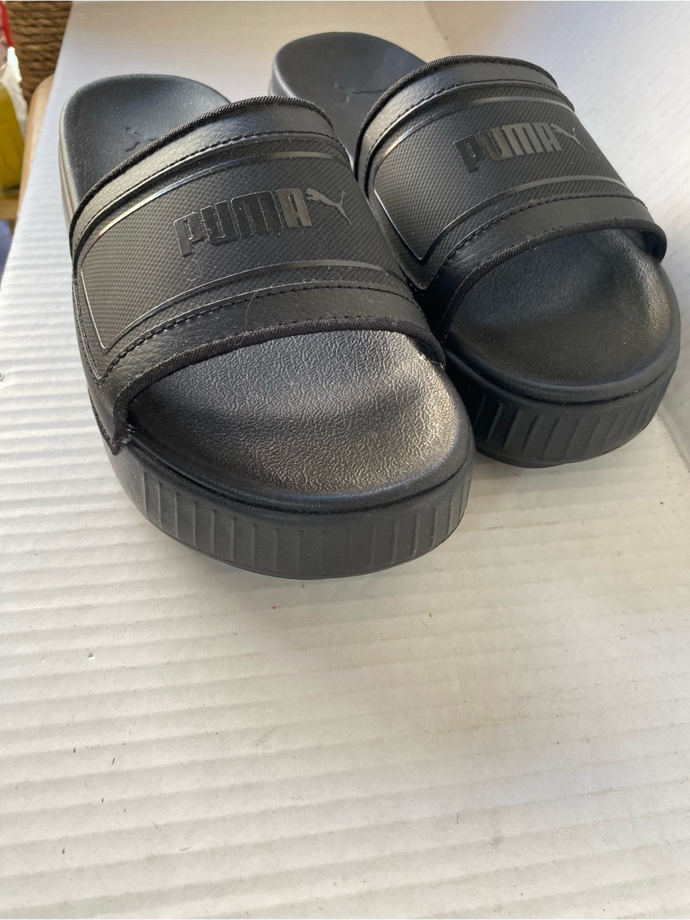 NEW• PUMA Women’s Karmen Platform Slide Sandals Black Size 7 - Picture 3 of 8